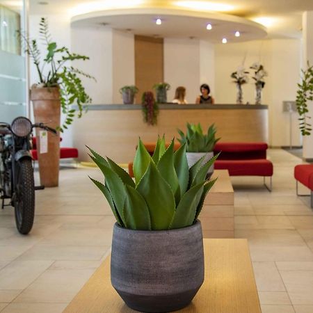 Hotel Remilia Реджо Емилия Екстериор снимка