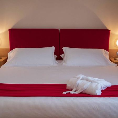 Hotel Remilia Реджо Емилия Екстериор снимка