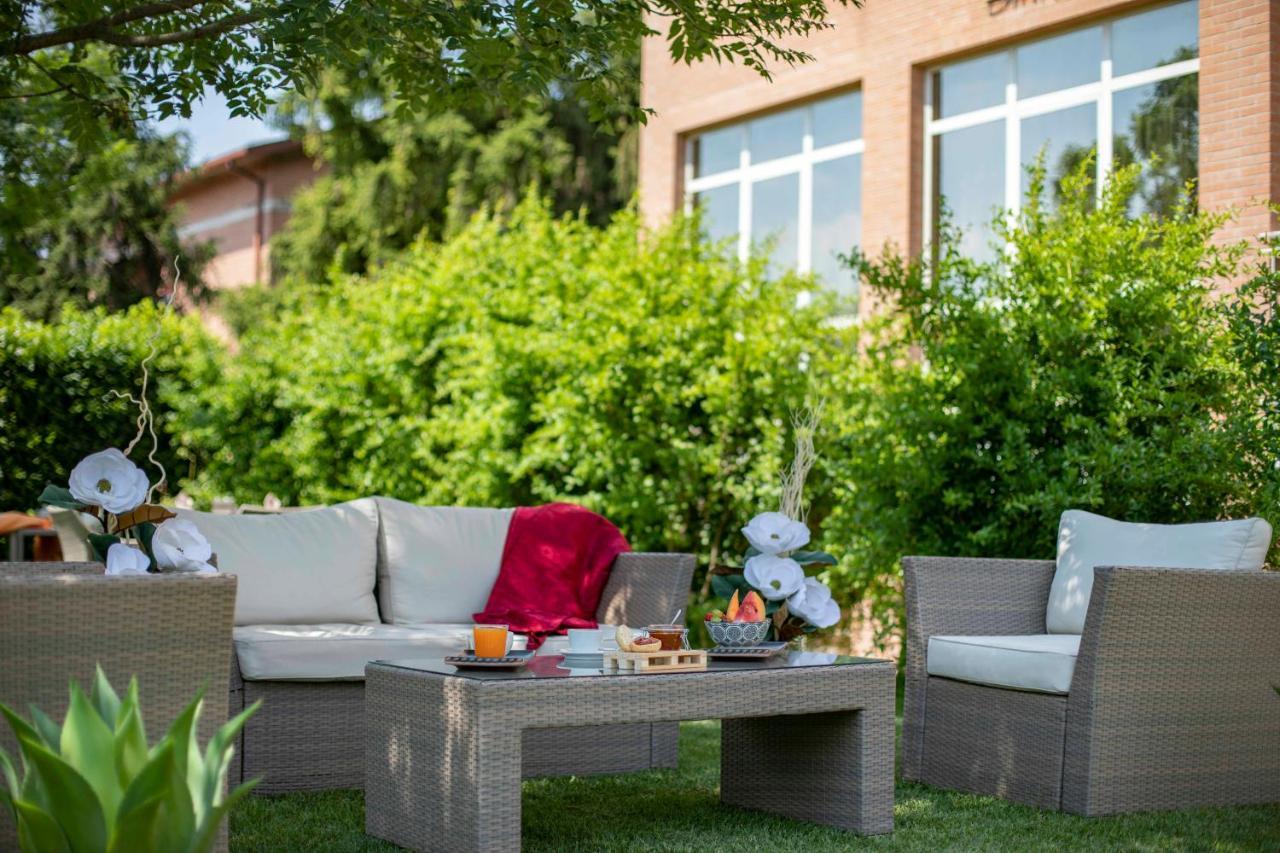 Hotel Remilia Реджо Емилия Екстериор снимка
