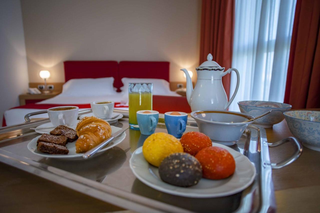 Hotel Remilia Реджо Емилия Екстериор снимка