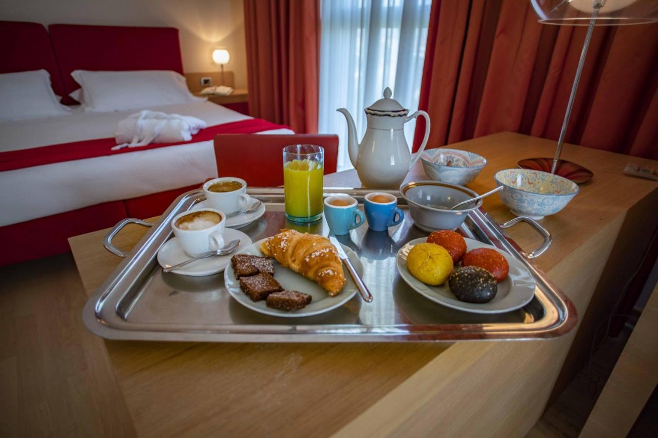 Hotel Remilia Реджо Емилия Екстериор снимка