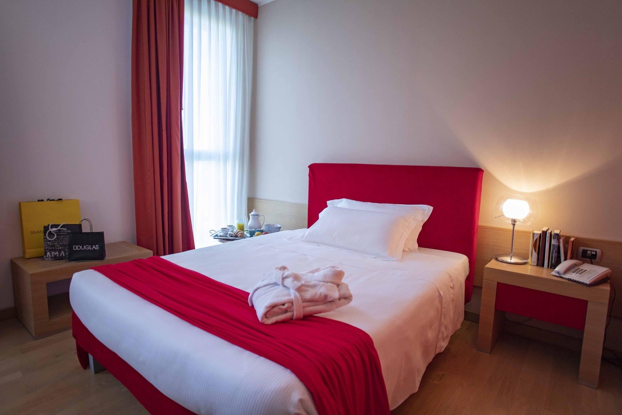 Hotel Remilia Реджо Емилия Екстериор снимка
