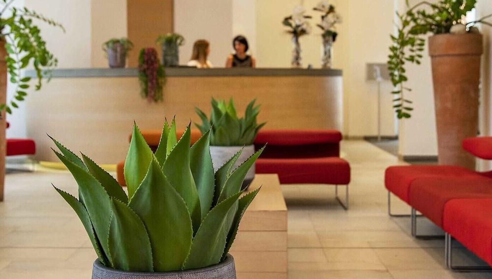 Hotel Remilia Реджо Емилия Екстериор снимка