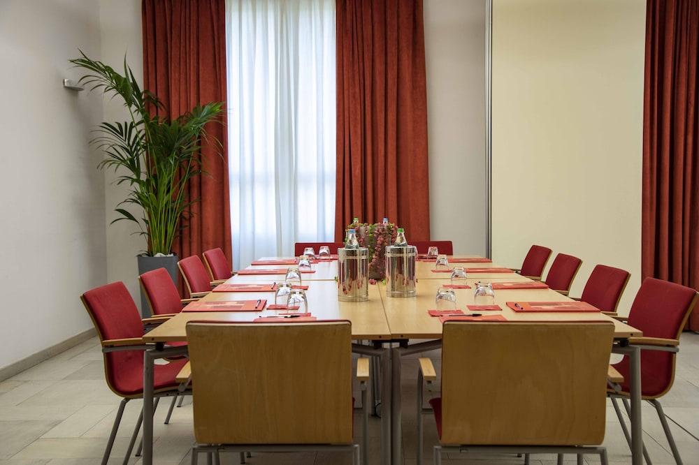 Hotel Remilia Реджо Емилия Екстериор снимка