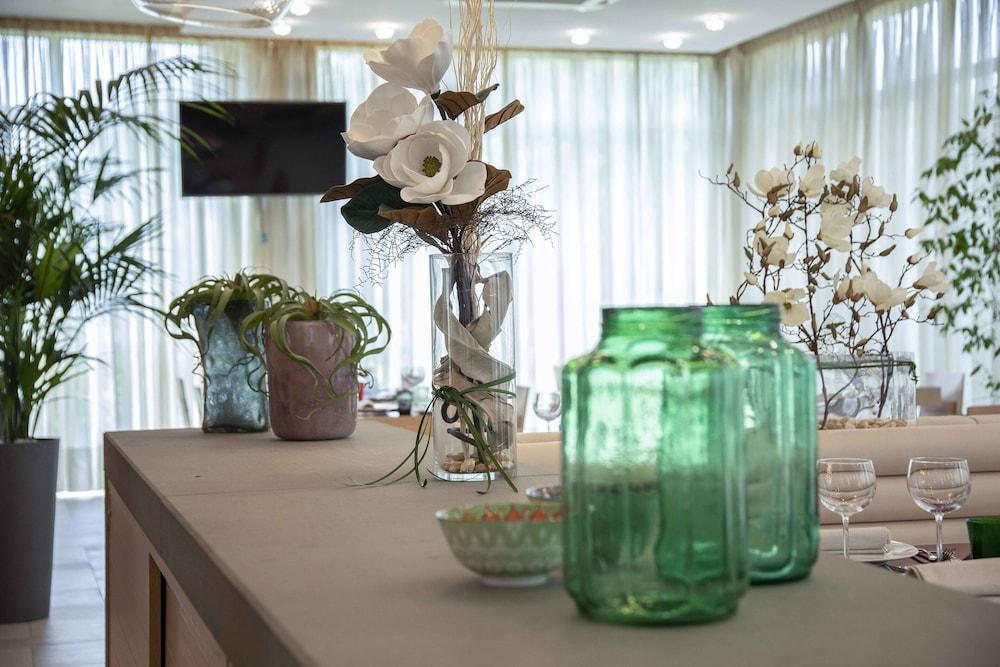 Hotel Remilia Реджо Емилия Екстериор снимка