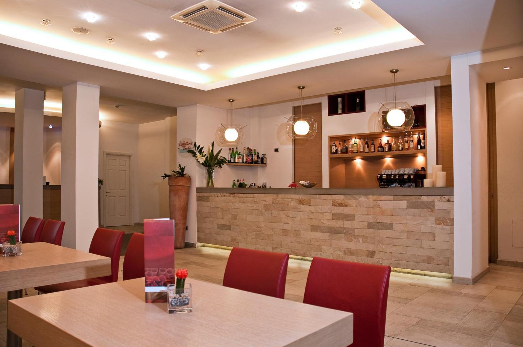 Hotel Remilia Реджо Емилия Екстериор снимка